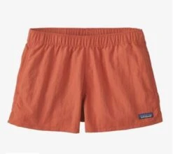 Patagonia W's Barely Baggies Shorts-2½" -Chic Fit Wear Shop 30765 QUARTZ CORAL l